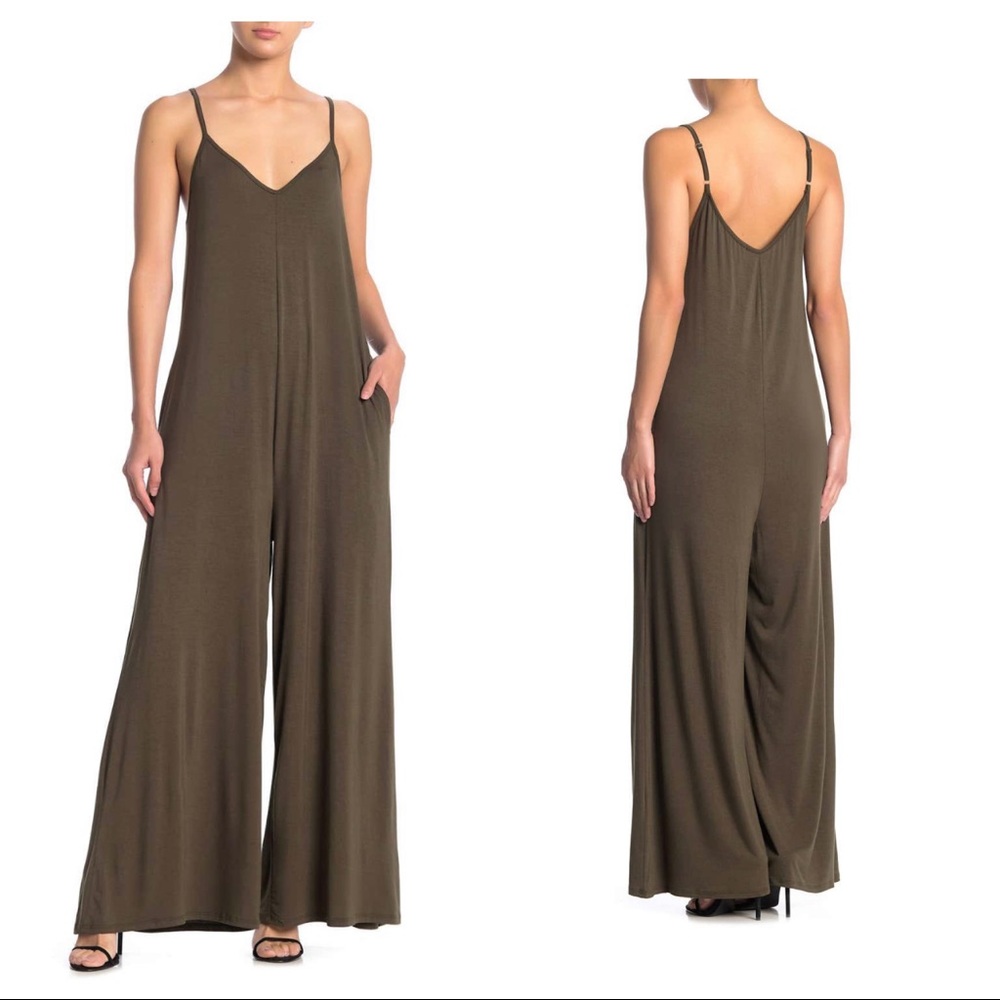 🚨FINAL MOVING SALE! NWT XS Strappy Jumpsuit!